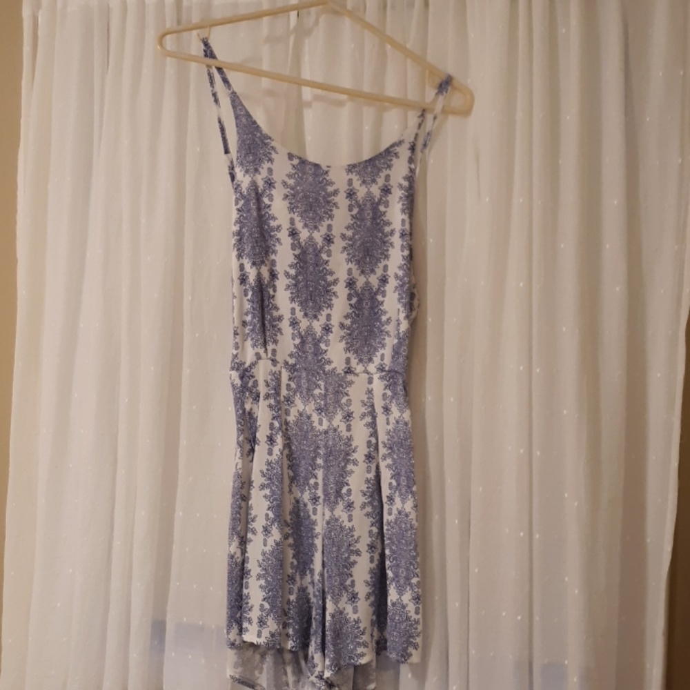 Romper never worn